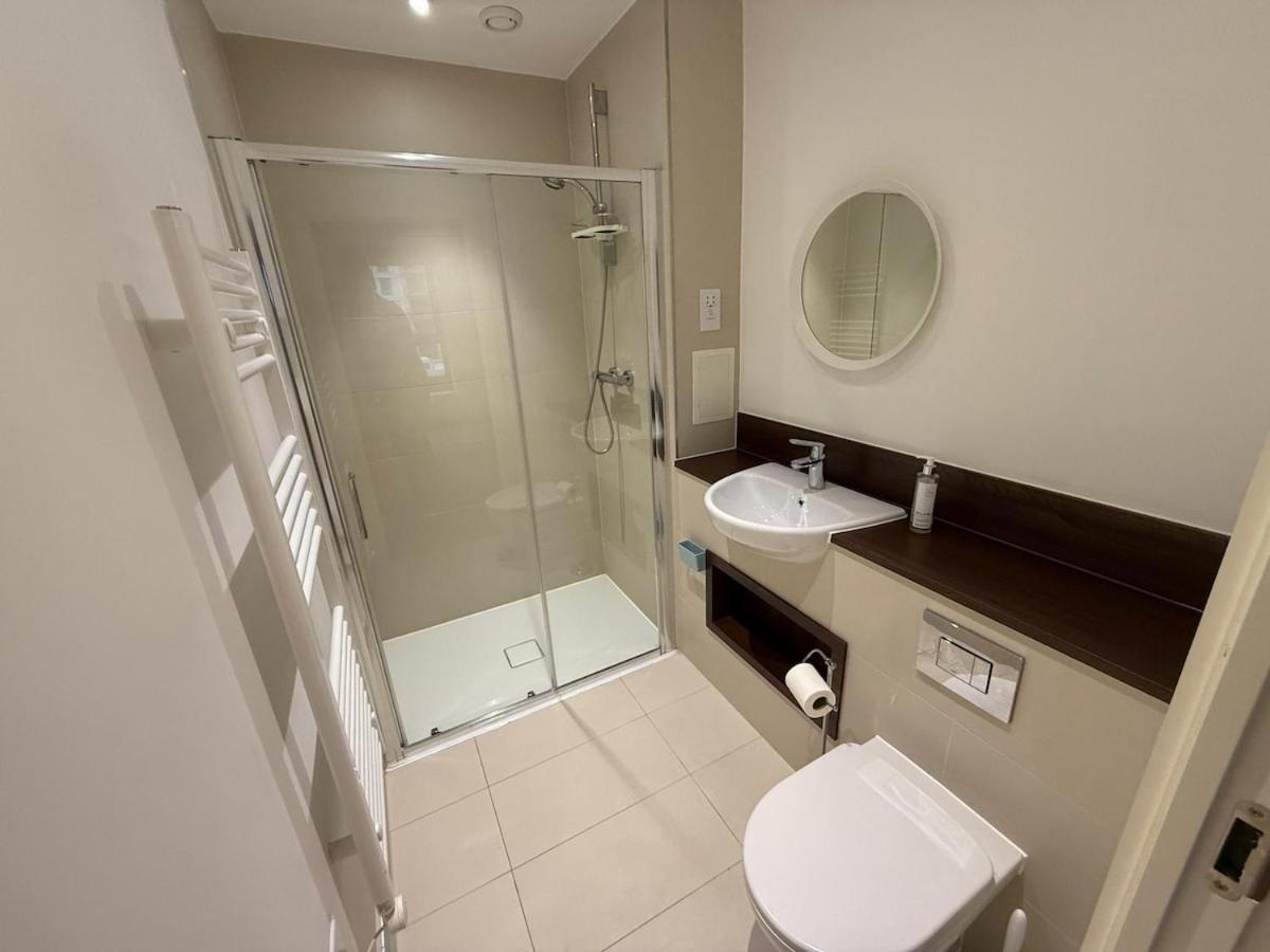 Wembley Stadium 2 Bedroom - 1 Minute Walk Apartment London